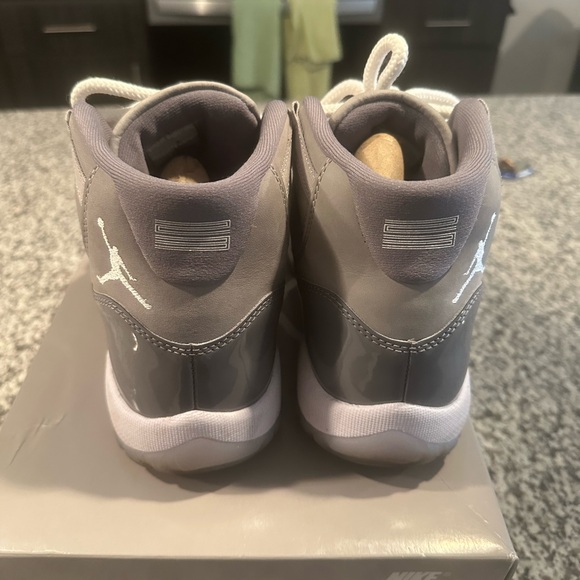 Cool gray 11s size 6 in men - Picture 2 of 4